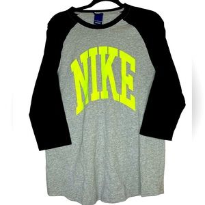 Nike Raglan Men’s Shirt